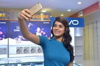 Yamini Bhaskar Launches Cellbay Mobile Store Photos